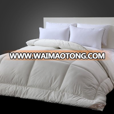 Factory Directly Wholesale White Polyester Microfiber Hotel Quilts